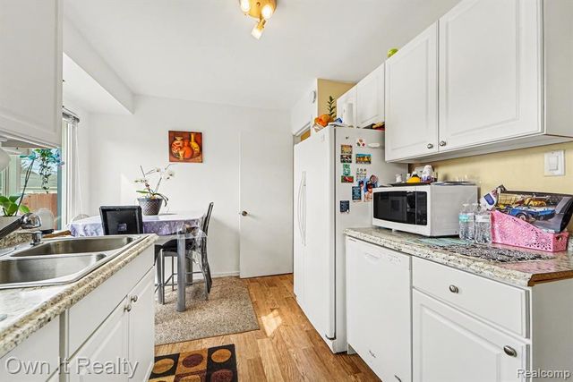 1647 Stewart Avenue, Lincoln Park, MI 48146