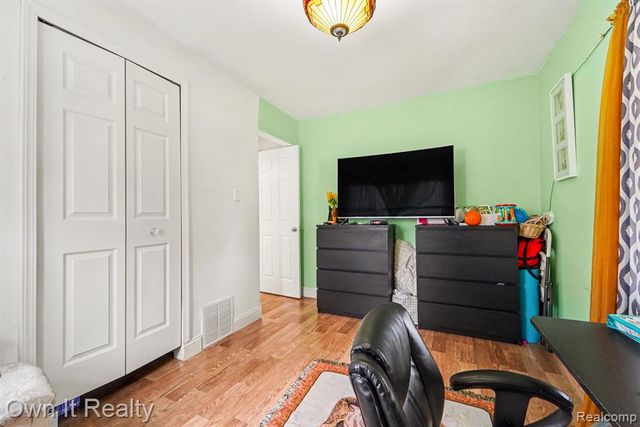 1647 Stewart Avenue, Lincoln Park, MI 48146