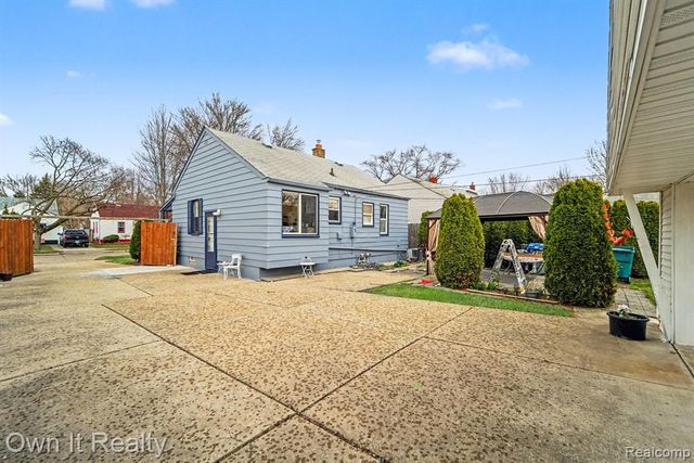 1647 Stewart Avenue, Lincoln Park, MI 48146