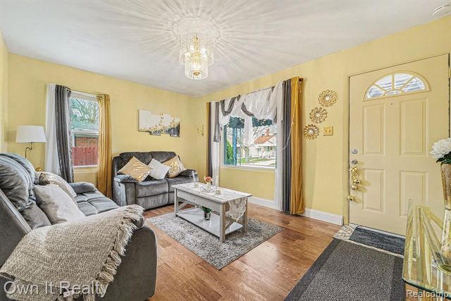 1647 Stewart Avenue, Lincoln Park, MI 48146