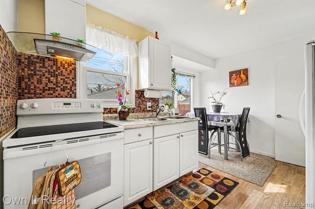 1647 Stewart Avenue, Lincoln Park, MI 48146