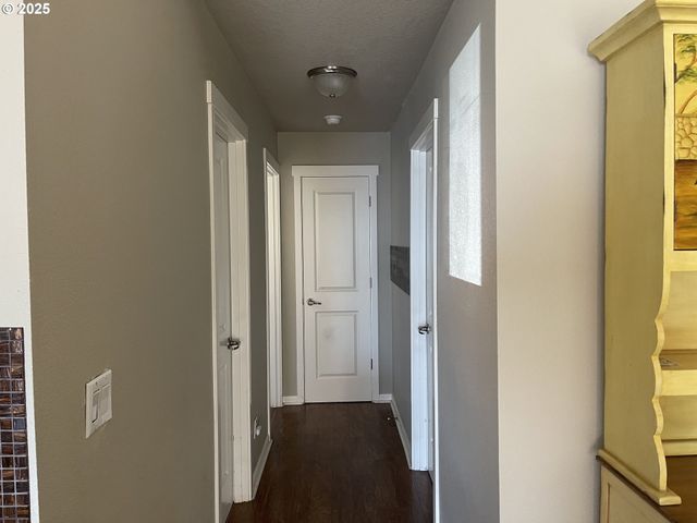 323 Nw PACIFIC HILLS Dr, Willamina, OR 97396