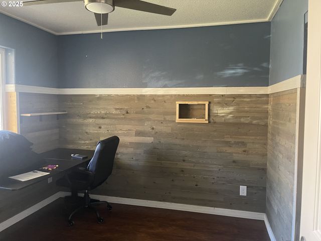 323 Nw PACIFIC HILLS Dr, Willamina, OR 97396