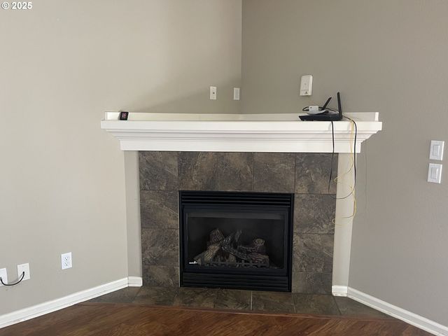 323 Nw PACIFIC HILLS Dr, Willamina, OR 97396