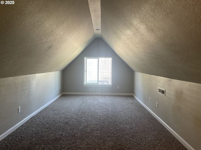 323 Nw PACIFIC HILLS Dr, Willamina, OR 97396