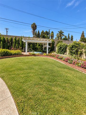 8553 Lowman, Downey, CA 90240