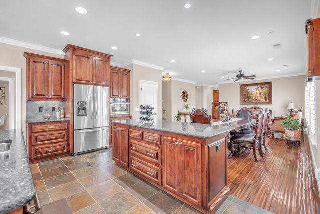 8654 Bradshaw Rd, Elk Grove, CA 95624