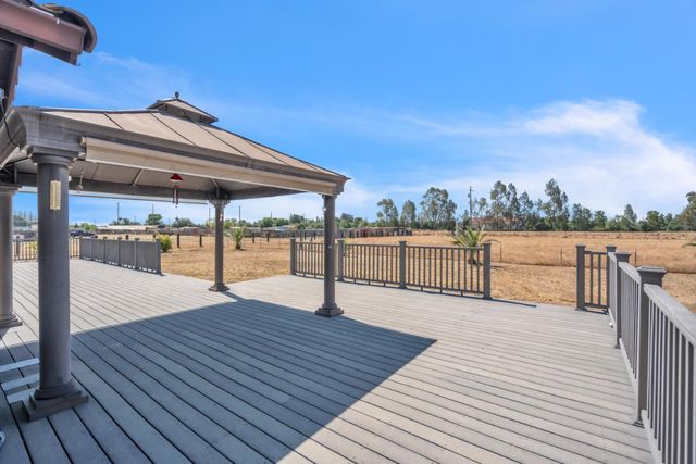 8654 Bradshaw Rd, Elk Grove, CA 95624