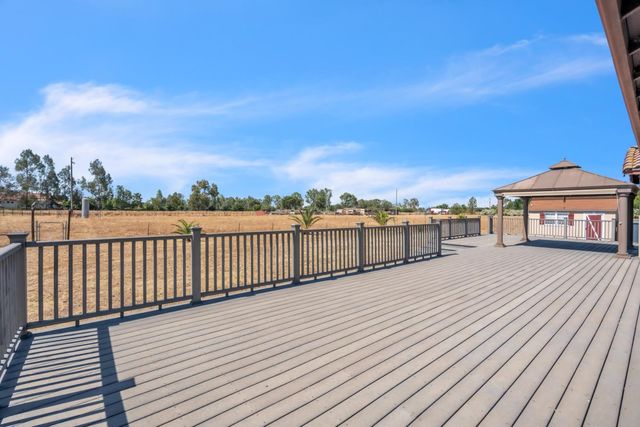 8654 Bradshaw Rd, Elk Grove, CA 95624