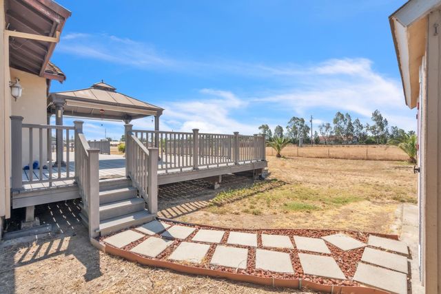 8654 Bradshaw Rd, Elk Grove, CA 95624