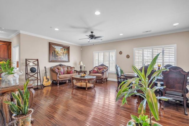 8654 Bradshaw Rd, Elk Grove, CA 95624