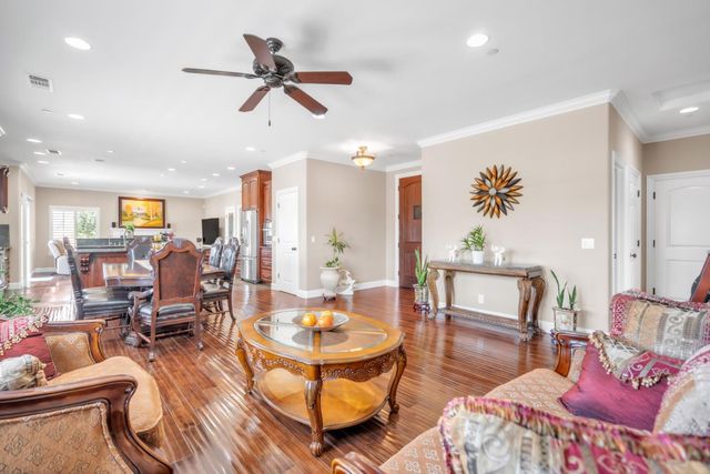 8654 Bradshaw Rd, Elk Grove, CA 95624