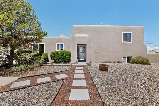 4000 Las Cimbras Court SE, Rio Rancho, NM 87124