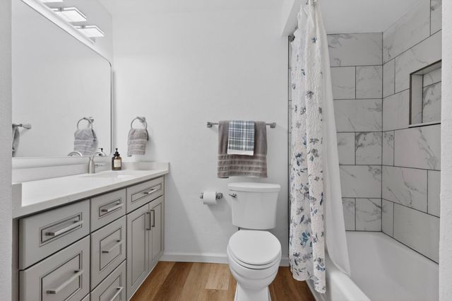 4000 Las Cimbras Court SE, Rio Rancho, NM 87124