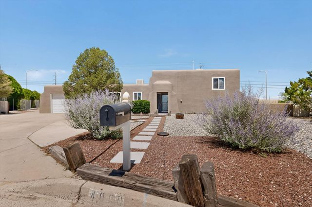 4000 Las Cimbras Court SE, Rio Rancho, NM 87124