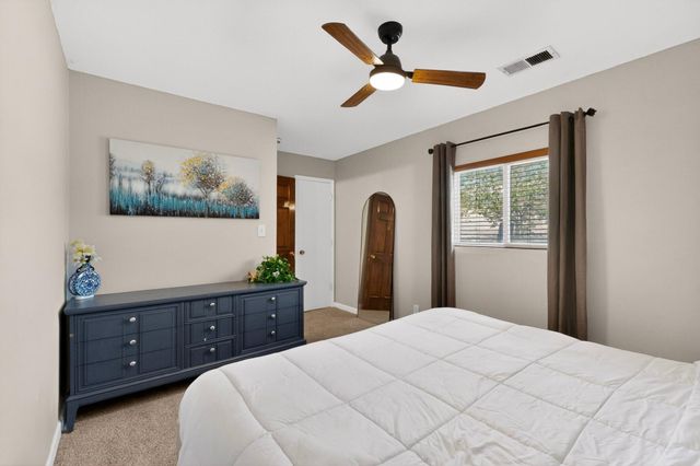 4000 Las Cimbras Court SE, Rio Rancho, NM 87124