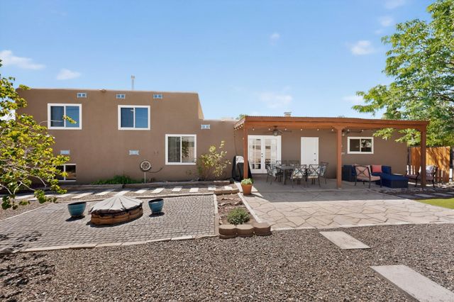 4000 Las Cimbras Court SE, Rio Rancho, NM 87124