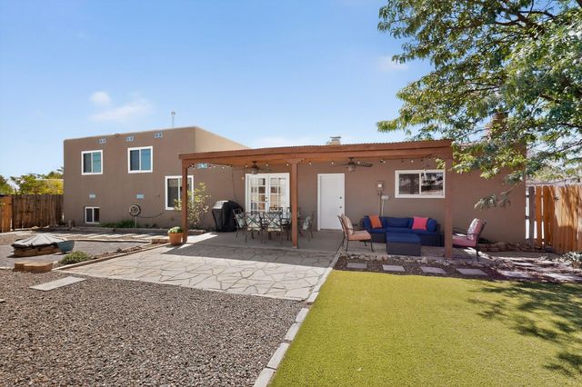 4000 Las Cimbras Court SE, Rio Rancho, NM 87124