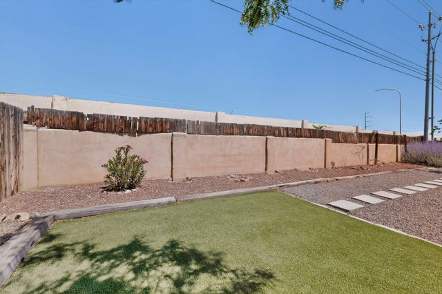 4000 Las Cimbras Court SE, Rio Rancho, NM 87124
