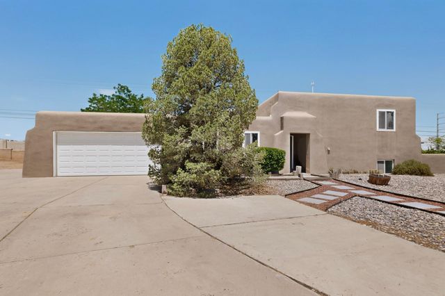 4000 Las Cimbras Court SE, Rio Rancho, NM 87124