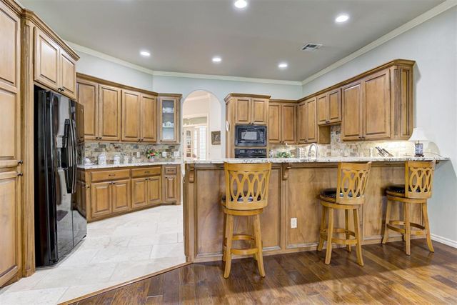 3809 Woodshadow Road, Edmond, OK 73003