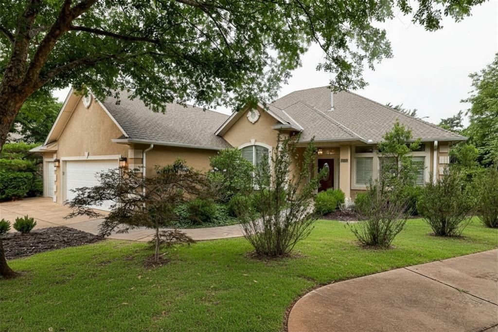 3809 Woodshadow Road, Edmond, OK 73003