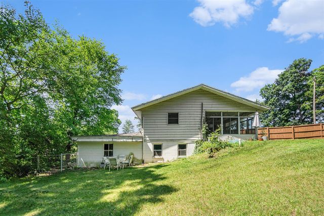 15645 Rich Lane, Hickory Corners, MI 49060