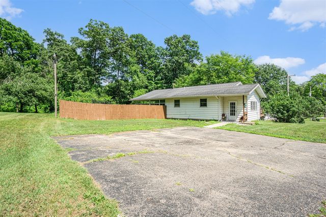 15645 Rich Lane, Hickory Corners, MI 49060