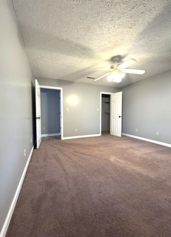 317 Bumpus Mill Rd, Oak Grove, KY 42262