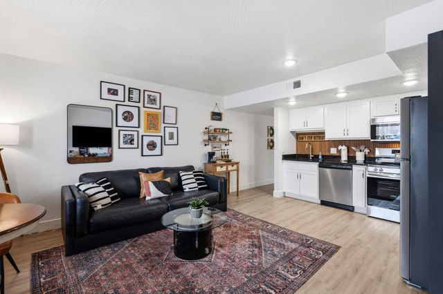 403 Veterans Boulevard 15, Branson, MO 65616