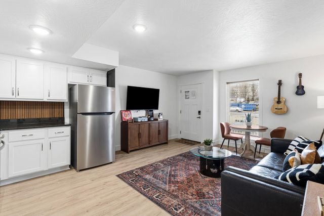 403 Veterans Boulevard 15, Branson, MO 65616