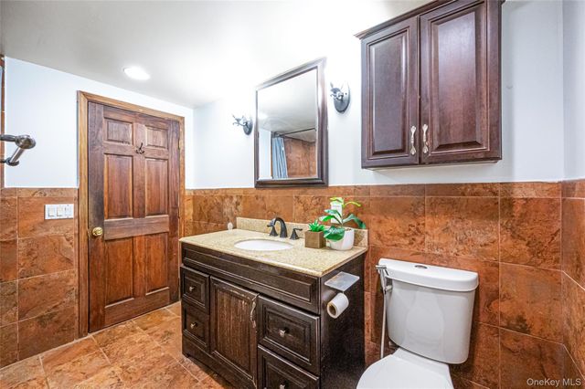 43 Madeline Road, Ridge, NY 11961