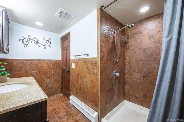 43 Madeline Road, Ridge, NY 11961