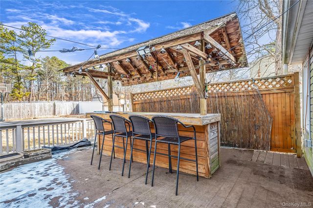 43 Madeline Road, Ridge, NY 11961