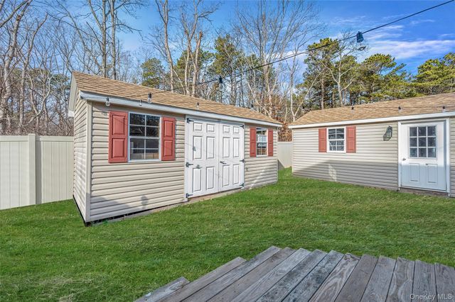 43 Madeline Road, Ridge, NY 11961