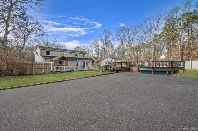 43 Madeline Road, Ridge, NY 11961