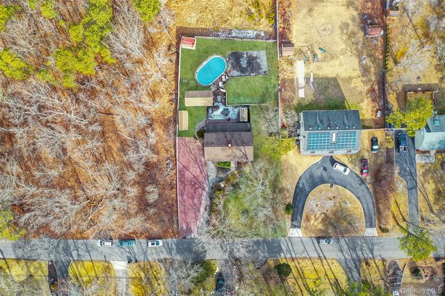 43 Madeline Road, Ridge, NY 11961