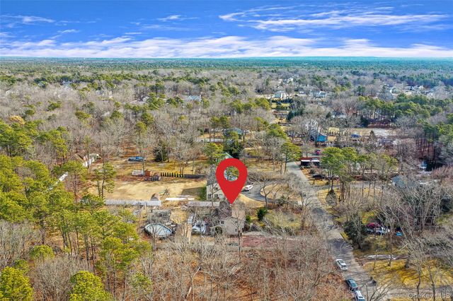 43 Madeline Road, Ridge, NY 11961