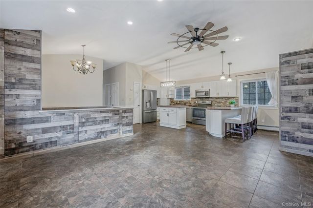 43 Madeline Road, Ridge, NY 11961