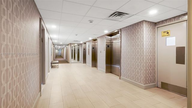 300 Bayview Dr 315, Sunny Isles Beach, FL 33160