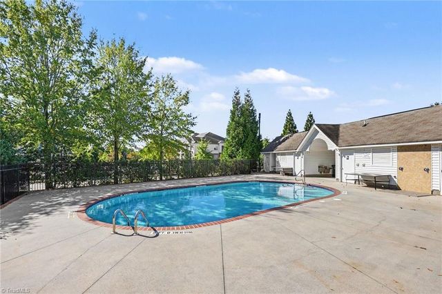 910 Central Park Avenue, Greensboro, NC 27407