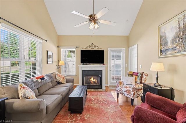 910 Central Park Avenue, Greensboro, NC 27407