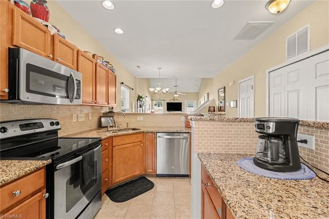 910 Central Park Avenue, Greensboro, NC 27407