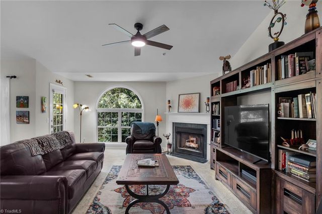 433 Mill Pond Drive, Winston-salem, NC 27106