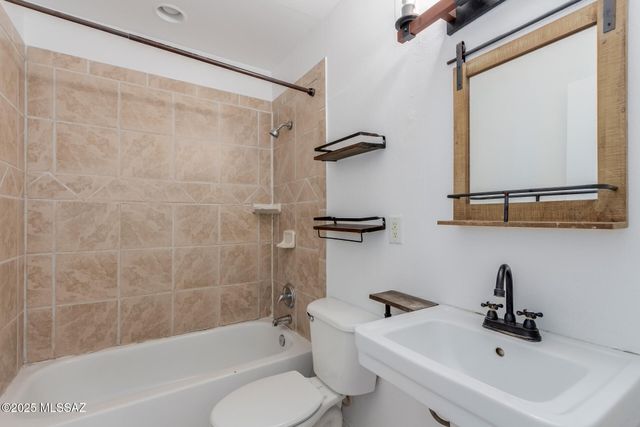 2950 N Alvernon Way Apt 14101, Tucson, AZ 85712