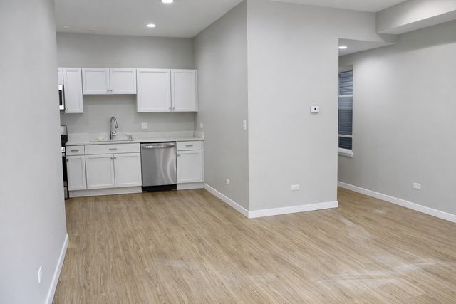 2146 W 21 Street 1, Chicago, IL 60608