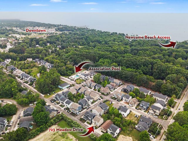 723 Meadow Drive, South Haven, MI 49090
