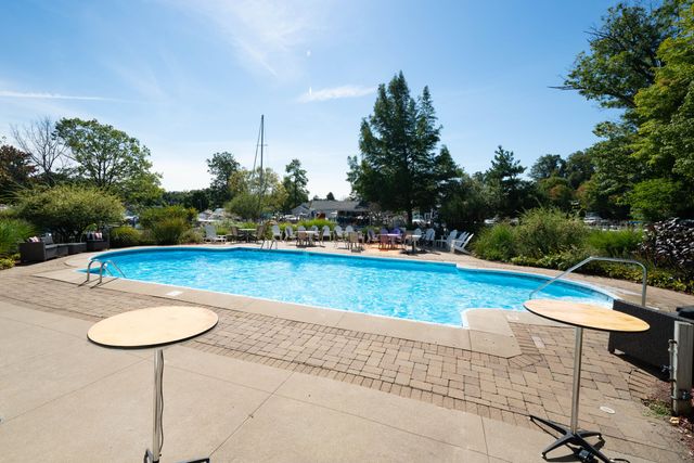 723 Meadow Drive, South Haven, MI 49090
