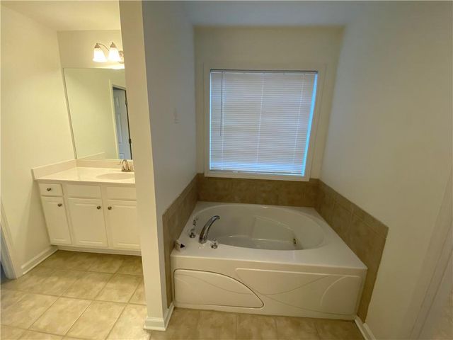 1551 Park Knoll Trail, Lawrenceville, GA 30043