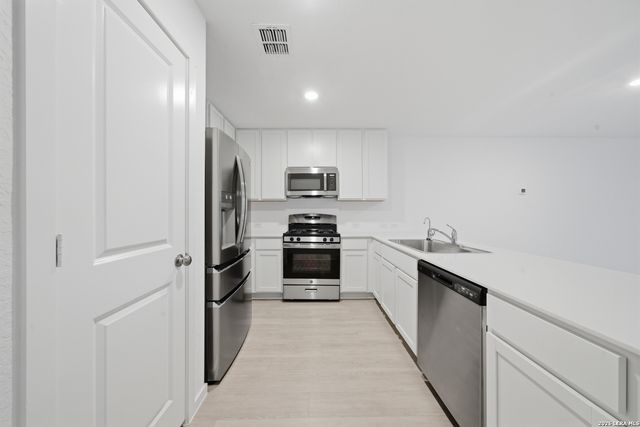 5253 Morgan Crest, San Antonio, TX 78253